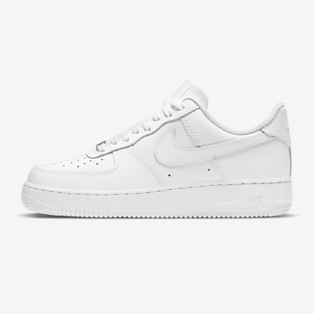 Nike Air Force 1 ‘07 size 9